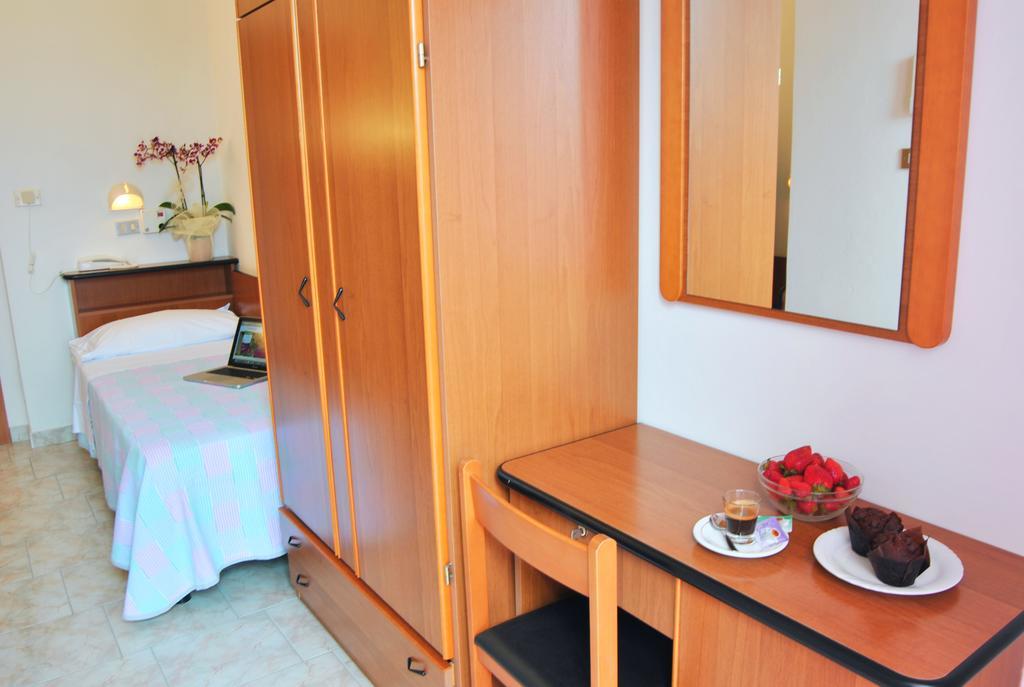 Hotel Samoa Rimini Zimmer foto